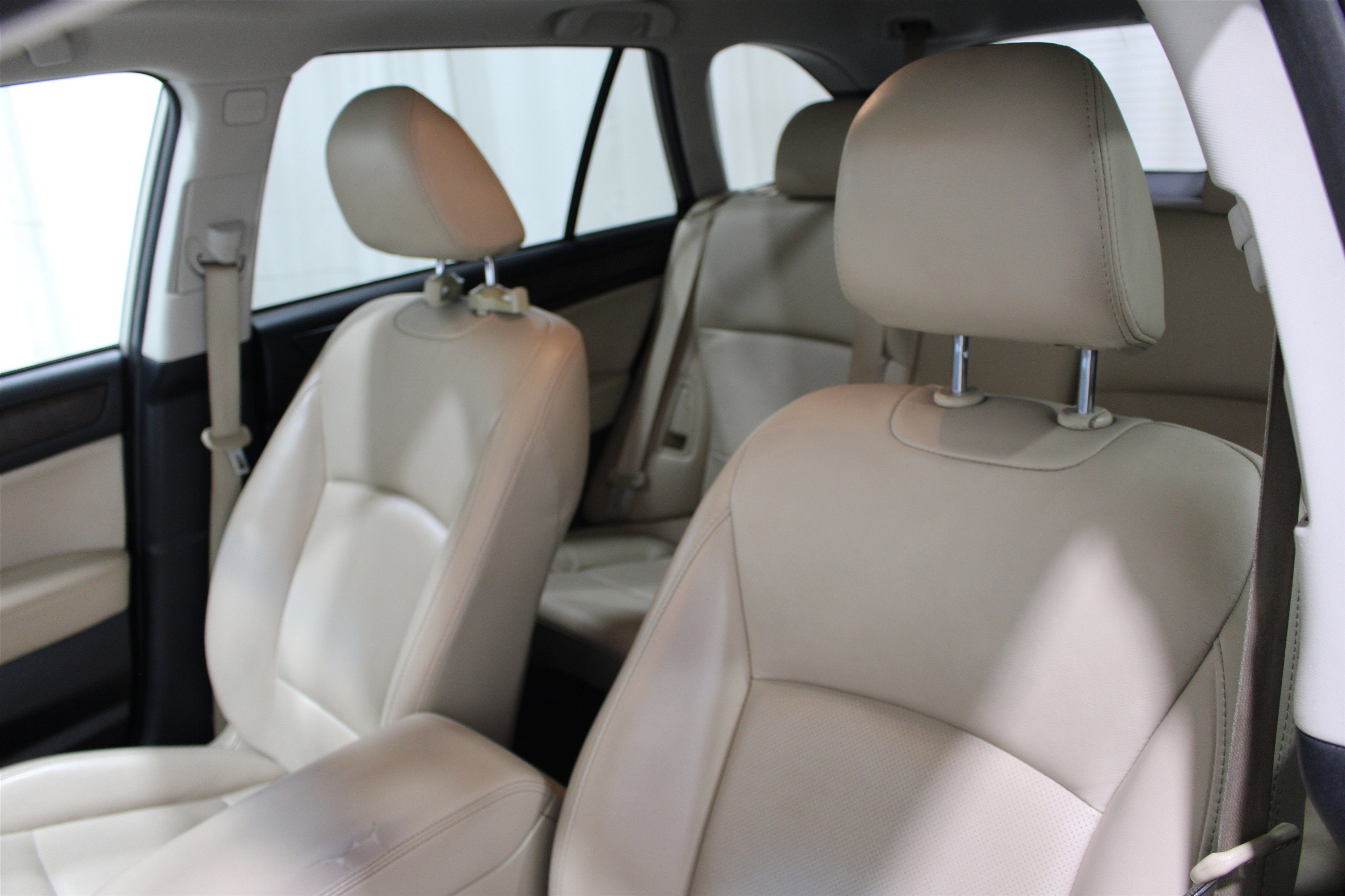 Used 2017 Subaru Outback 3.6R Limited image 4