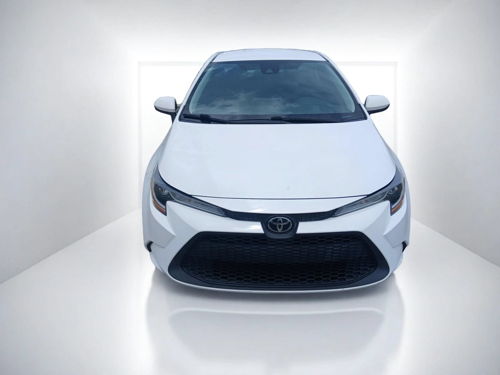 Used 2020 Toyota Corolla LE FWD image 5