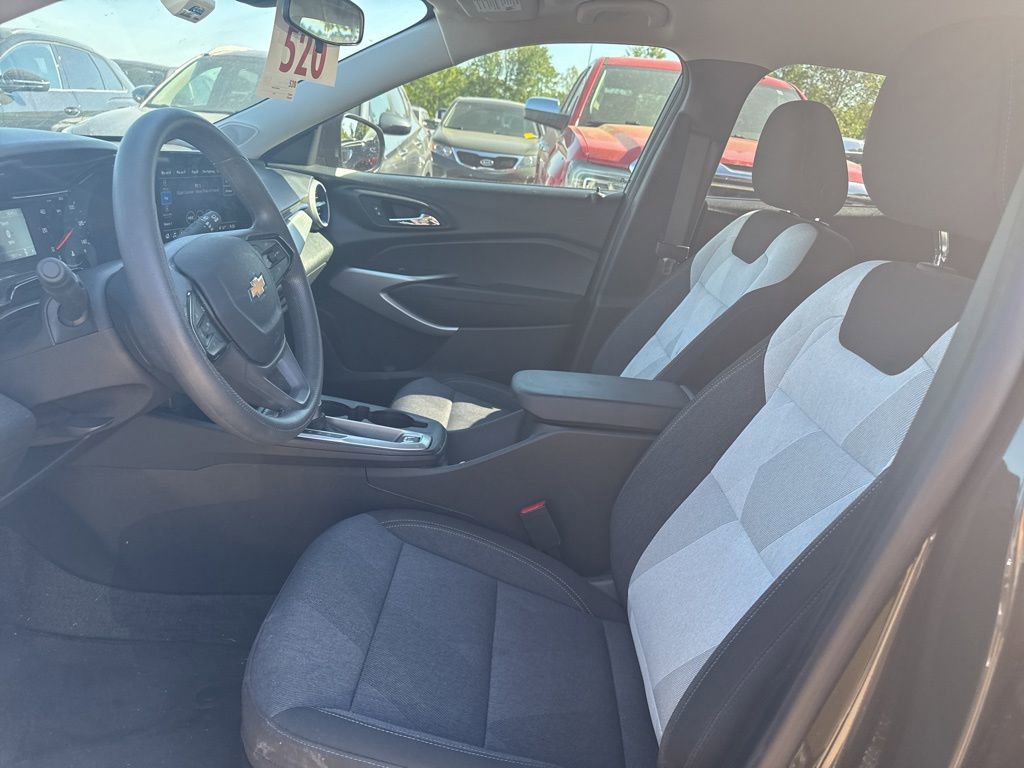 Used 2024 Chevrolet Trax LS FWD image 5
