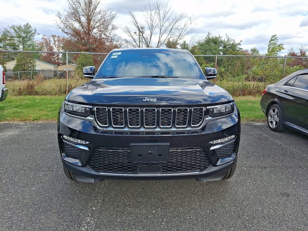 New 2025 Jeep Grand Cherokee Limited w/ MOPAR Finishing Package AWD/4WD image 2
