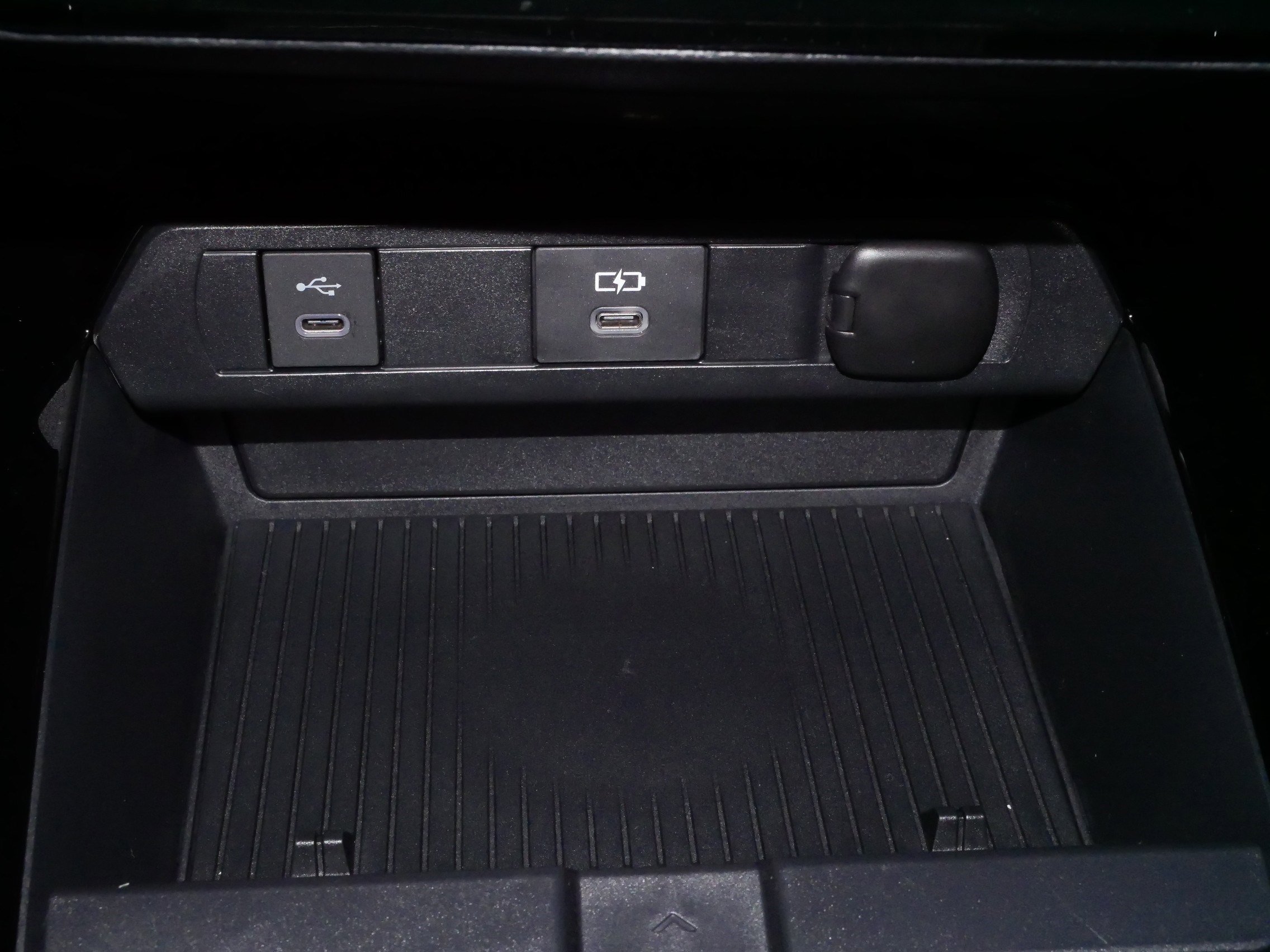 Used 2025 Toyota Prius Limited image 29