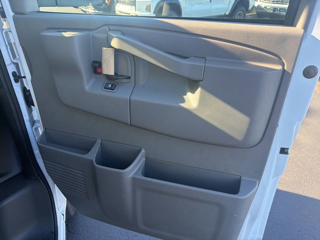 New 2025 Chevrolet Express 2500 Work Van w/ Driver Convenience Package image 21