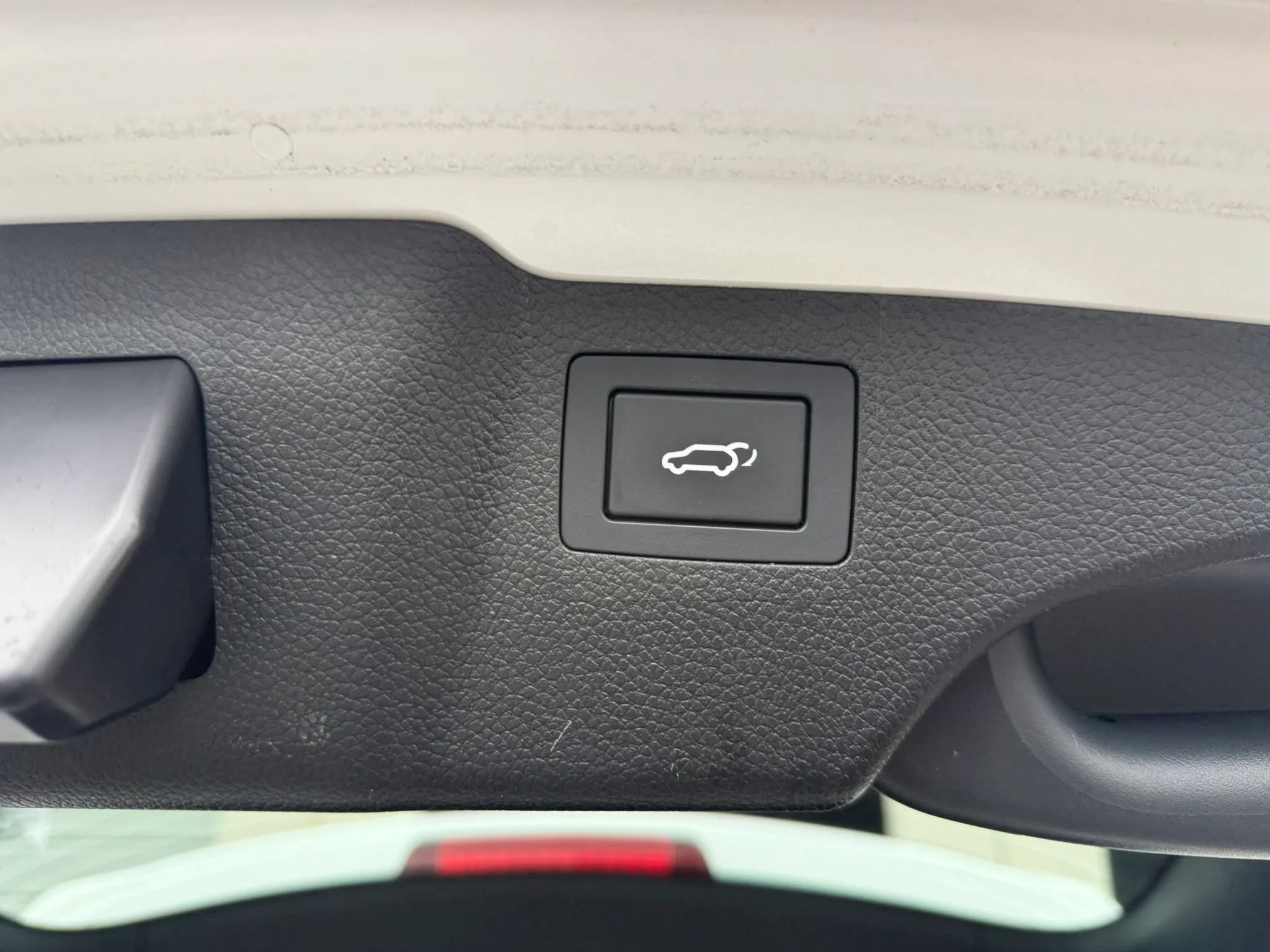 Used 2018 Hyundai Santa Fe Sport FWD image 30