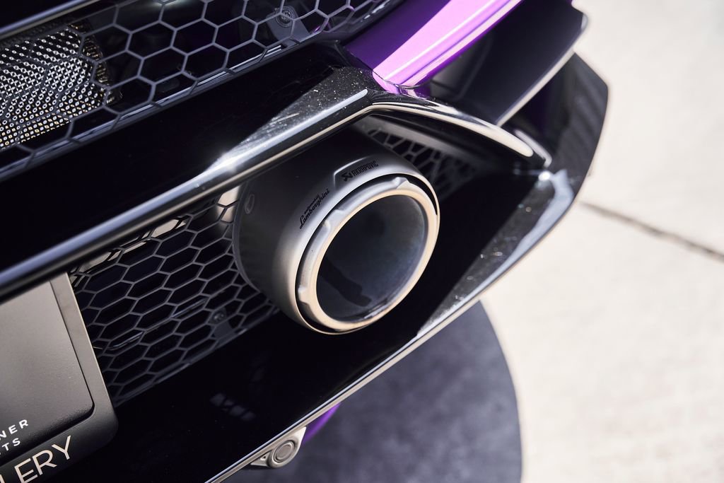 Used 2024 Lamborghini Huracan EVO image 14