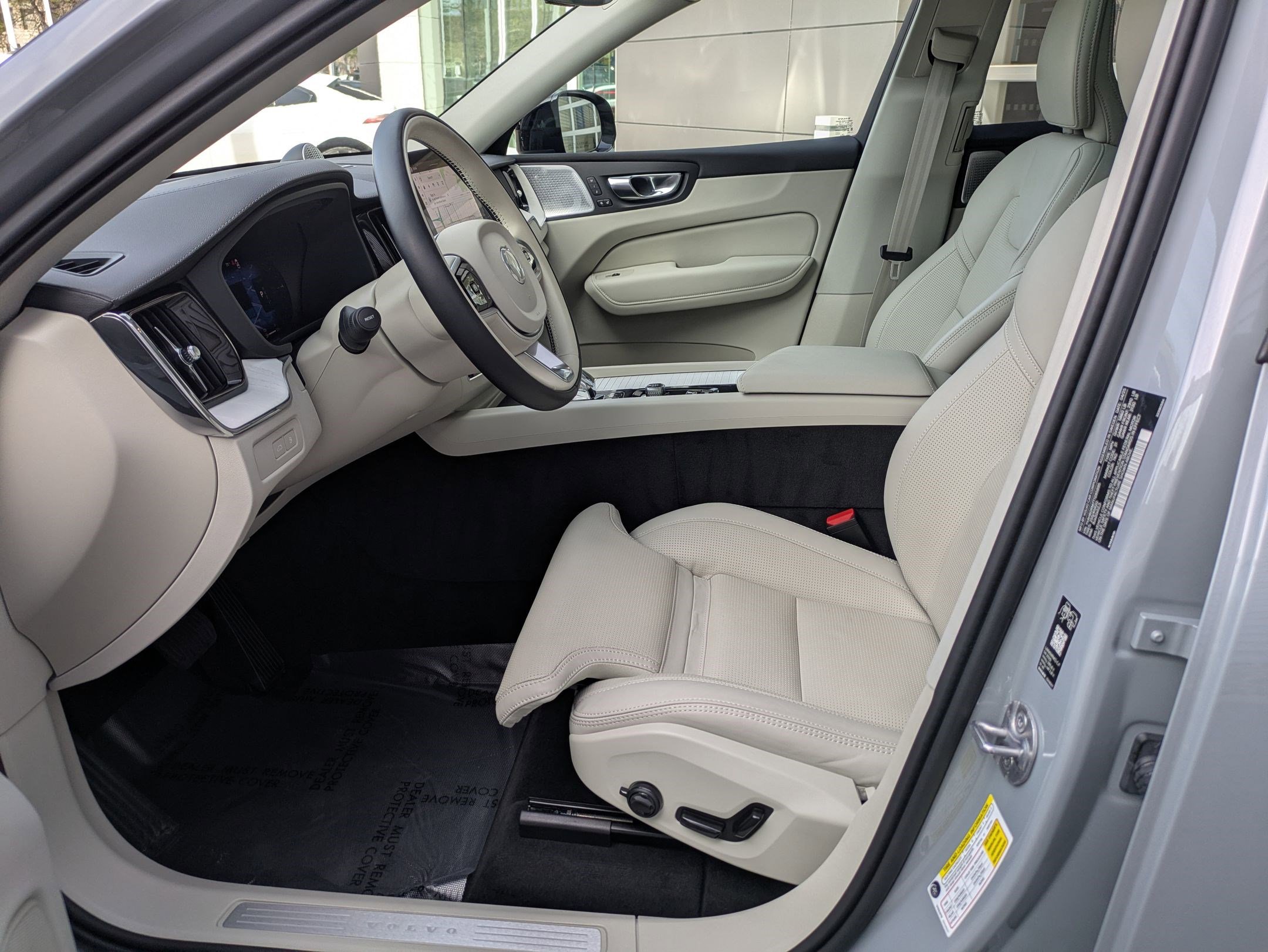 Used 2026 Volvo XC60 T8 Ultra image 15