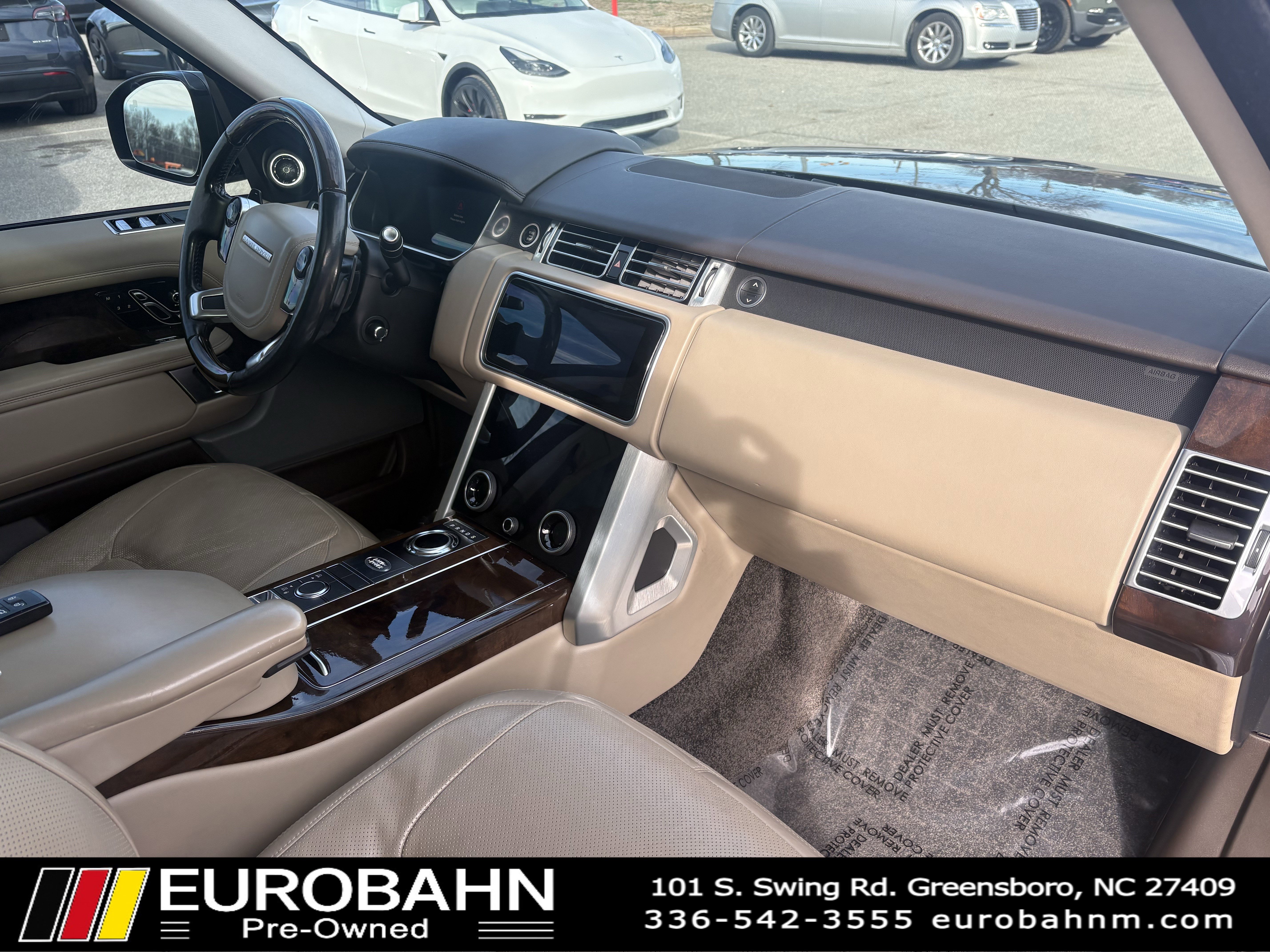 Used 2018 Land Rover Range Rover HSE image 16