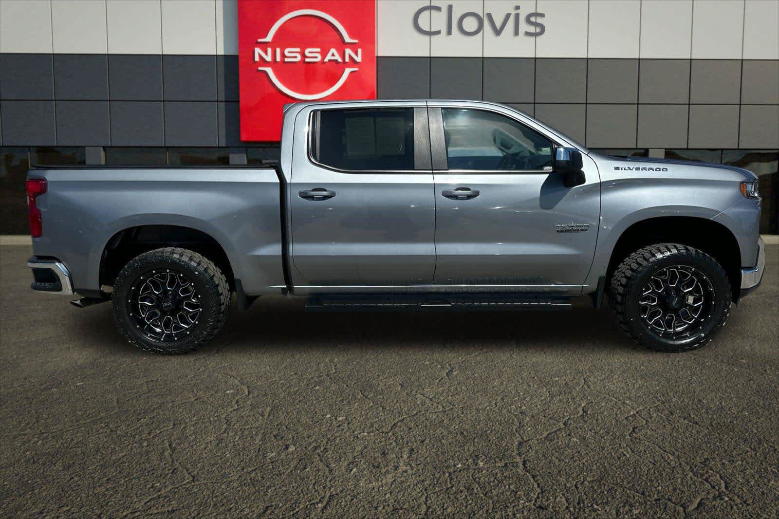 Used 2020 Chevrolet Silverado 1500 LT w/ Texas Edition RWD image 9