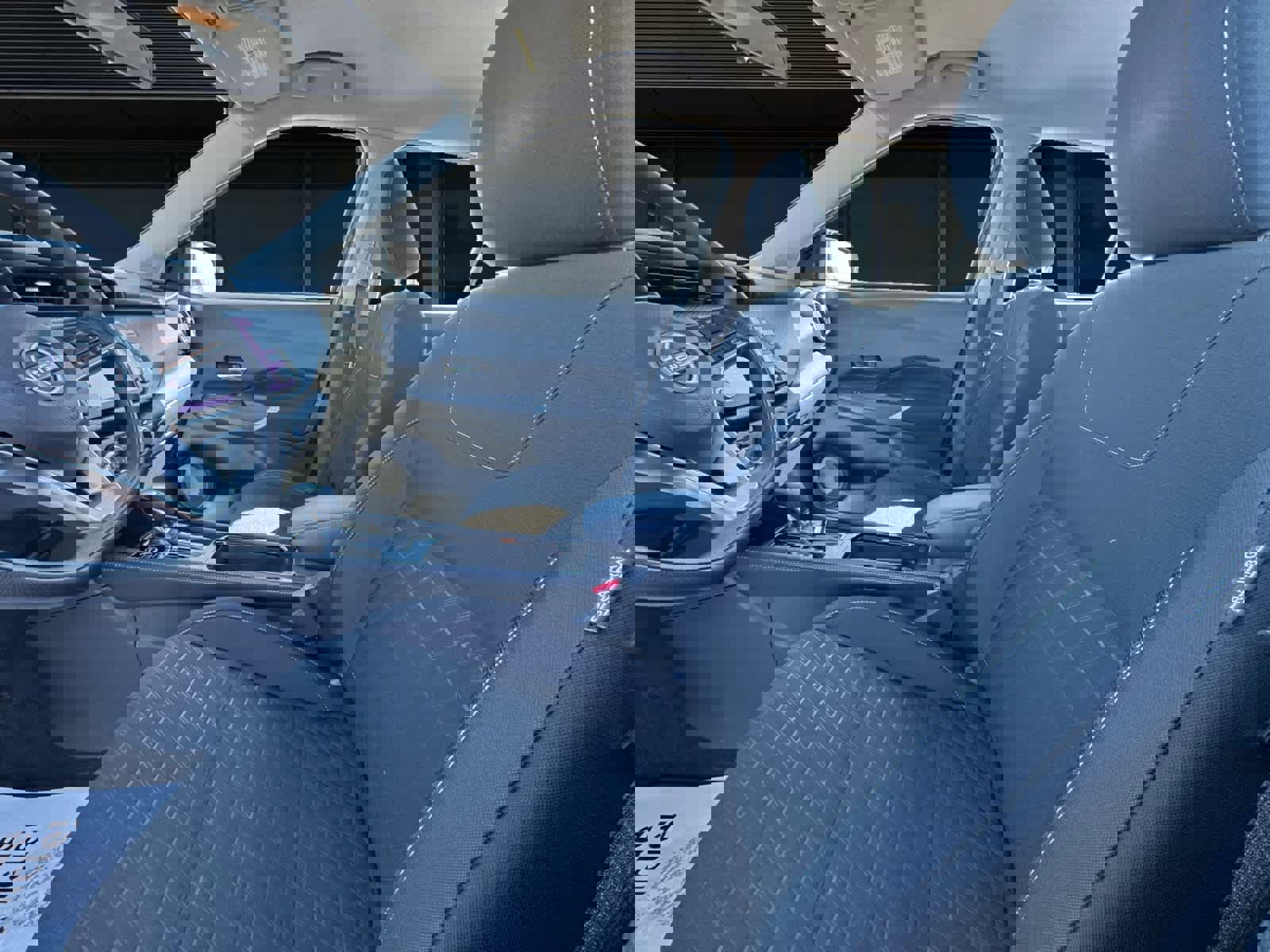 Used 2023 Nissan Kicks SV image 2