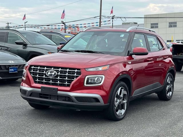 Certified 2023 Hyundai Venue Limited w/ Cargo Package FWD image 4