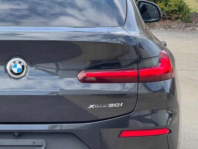 Certified 2025 BMW X4 xDrive30i w/ Premium Package image 7