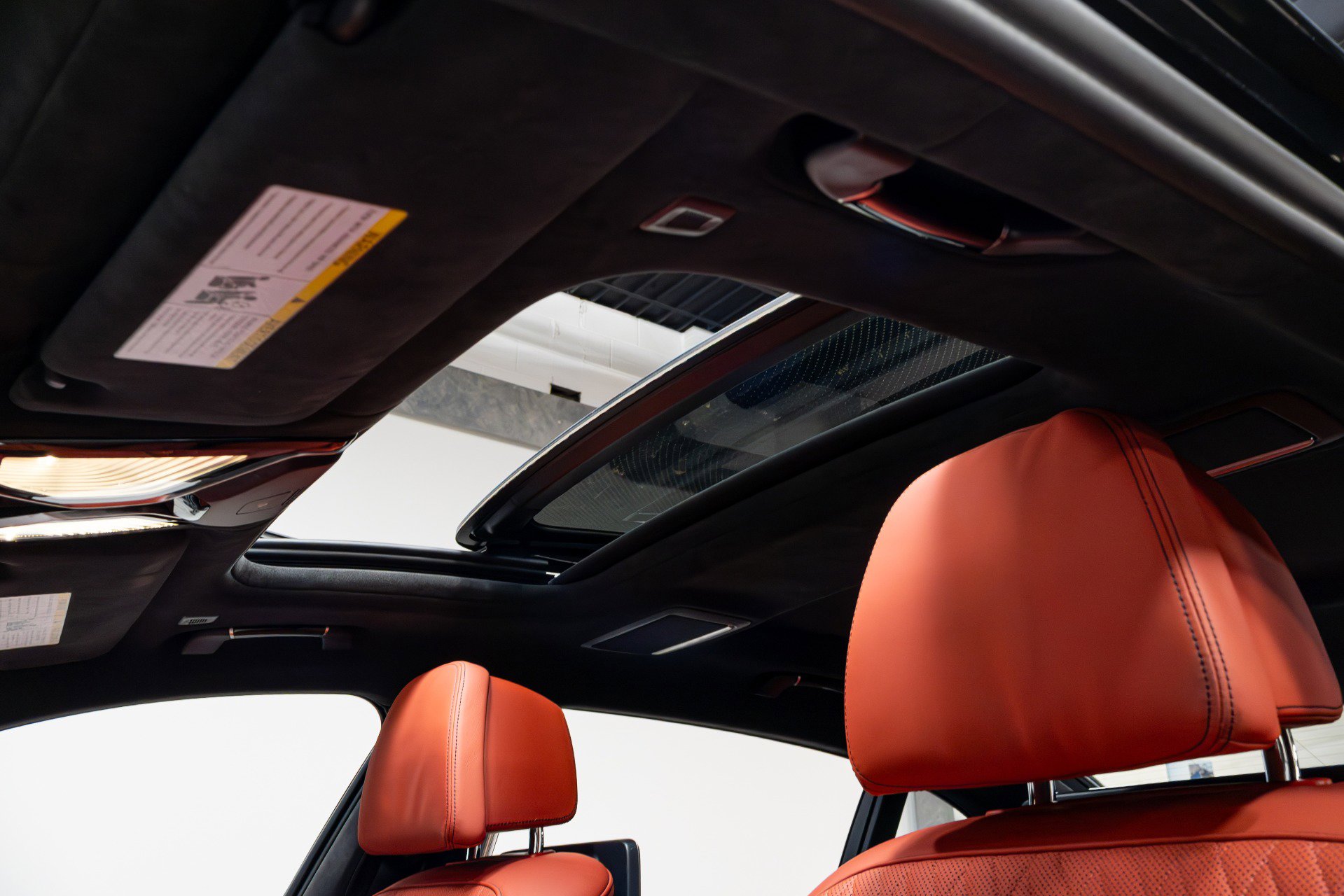 Used 2022 BMW M760i xDrive image 41