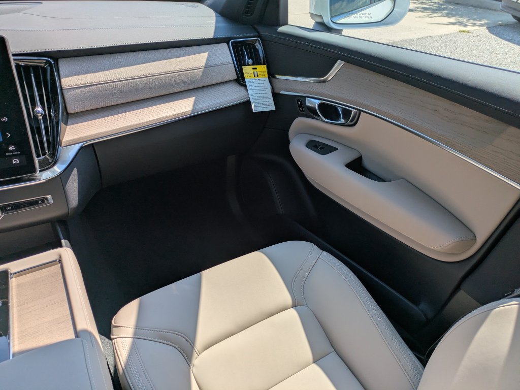 New 2026 Volvo XC90 T8 Core AWD/4WD image 16