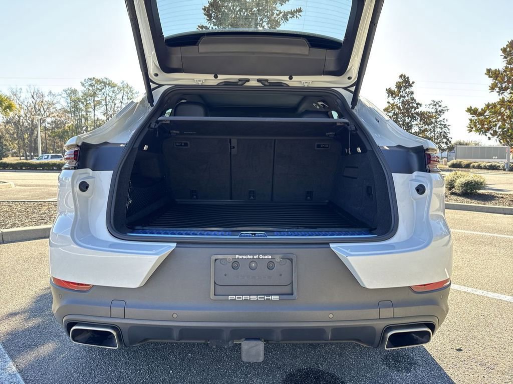 Certified 2024 Porsche Cayenne Coupe image 20