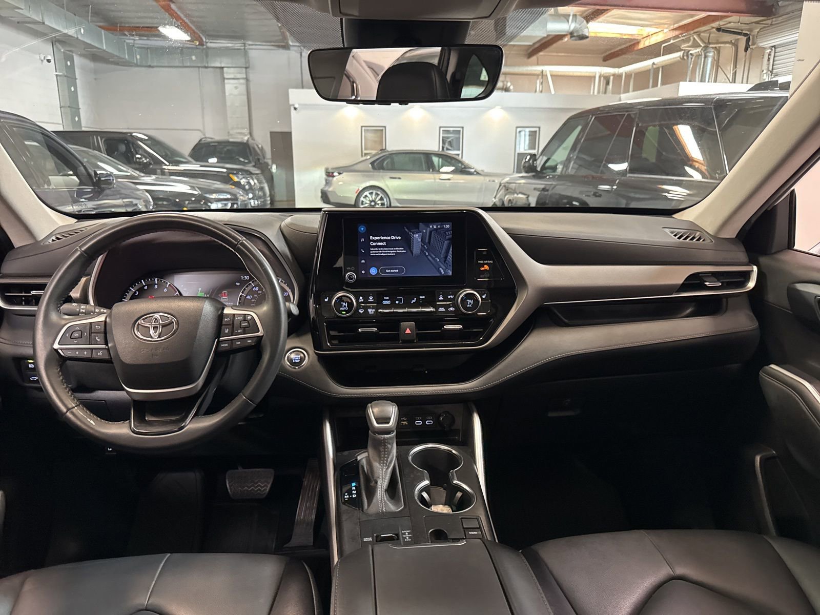 Used 2023 Toyota Highlander XLE image 14