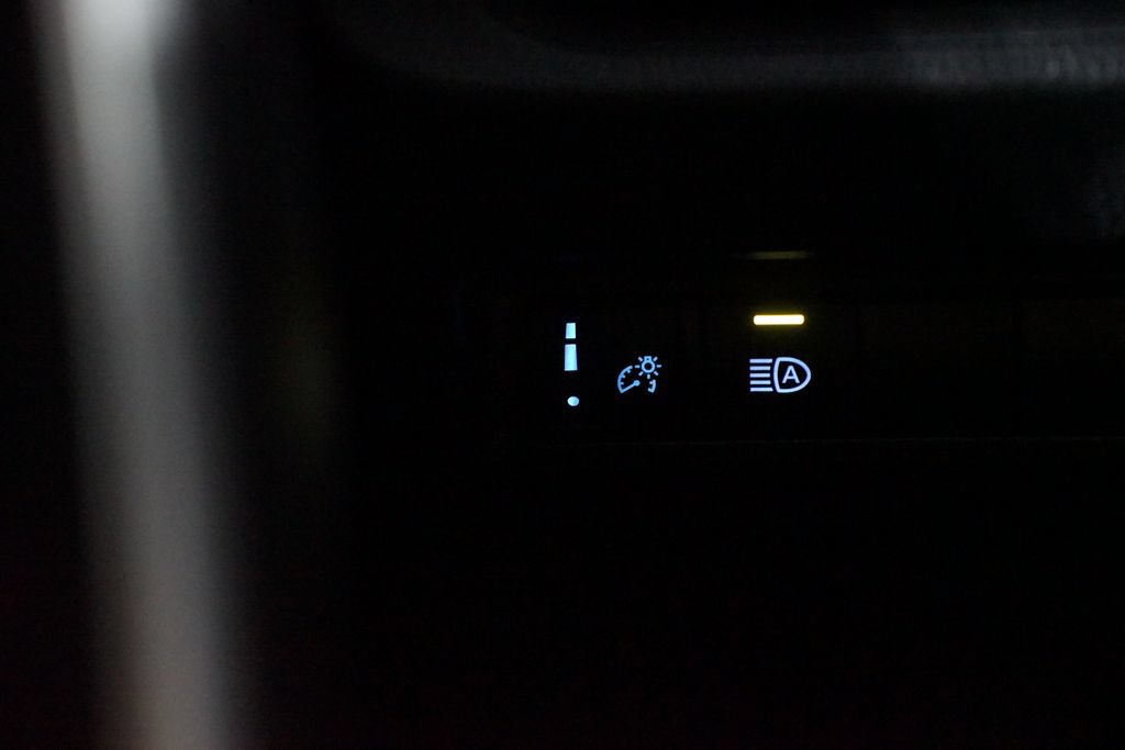 Used 2022 Toyota RAV4 XLE w/ Convenience Package FWD image 23