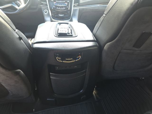 Used 2017 Cadillac Escalade Platinum image 29