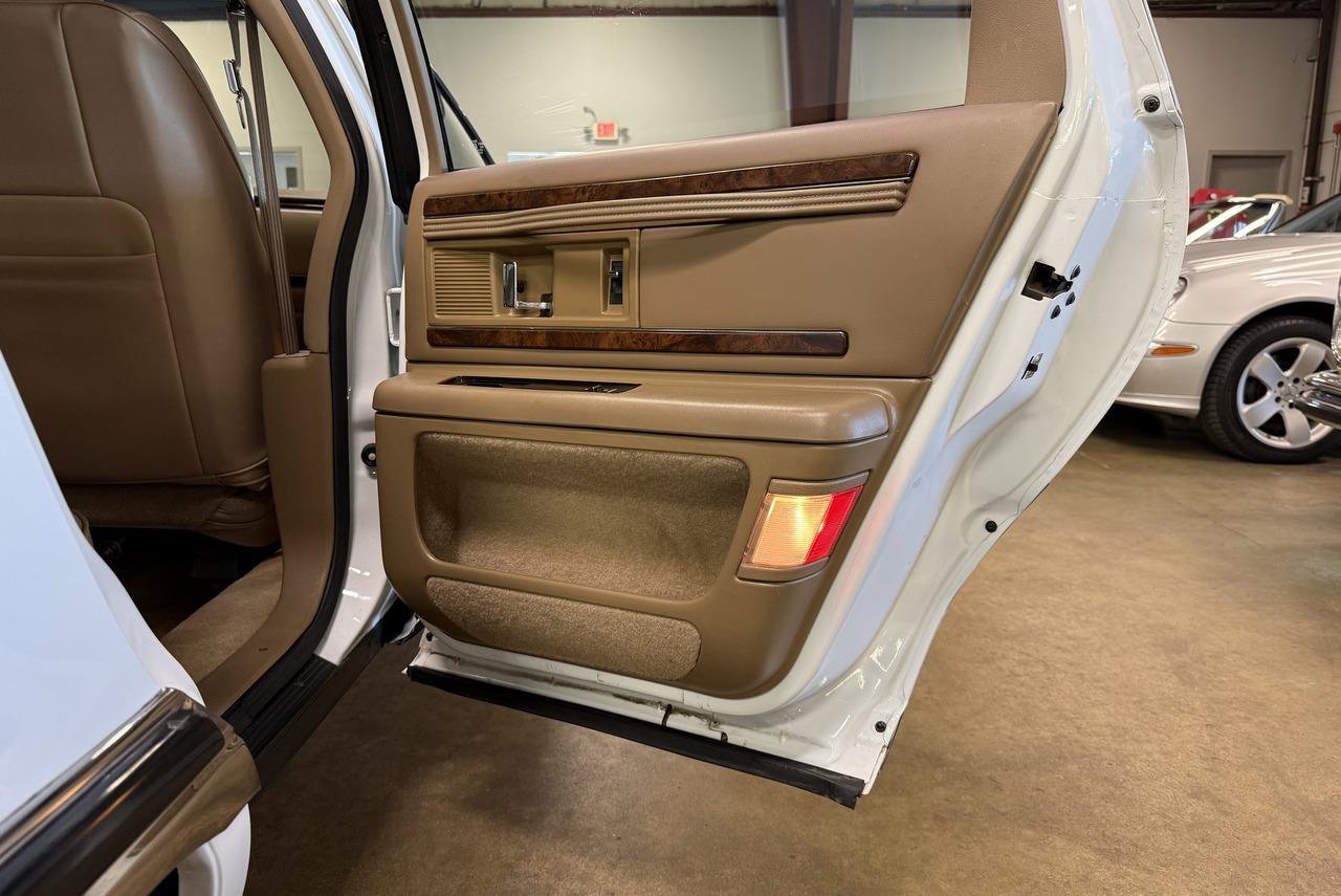 Used 1995 Buick Roadmaster Estate RWD image 79