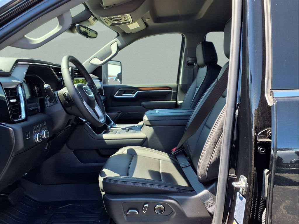New 2026 GMC Sierra 2500 Denali w/ Technology Package AWD/4WD image 9