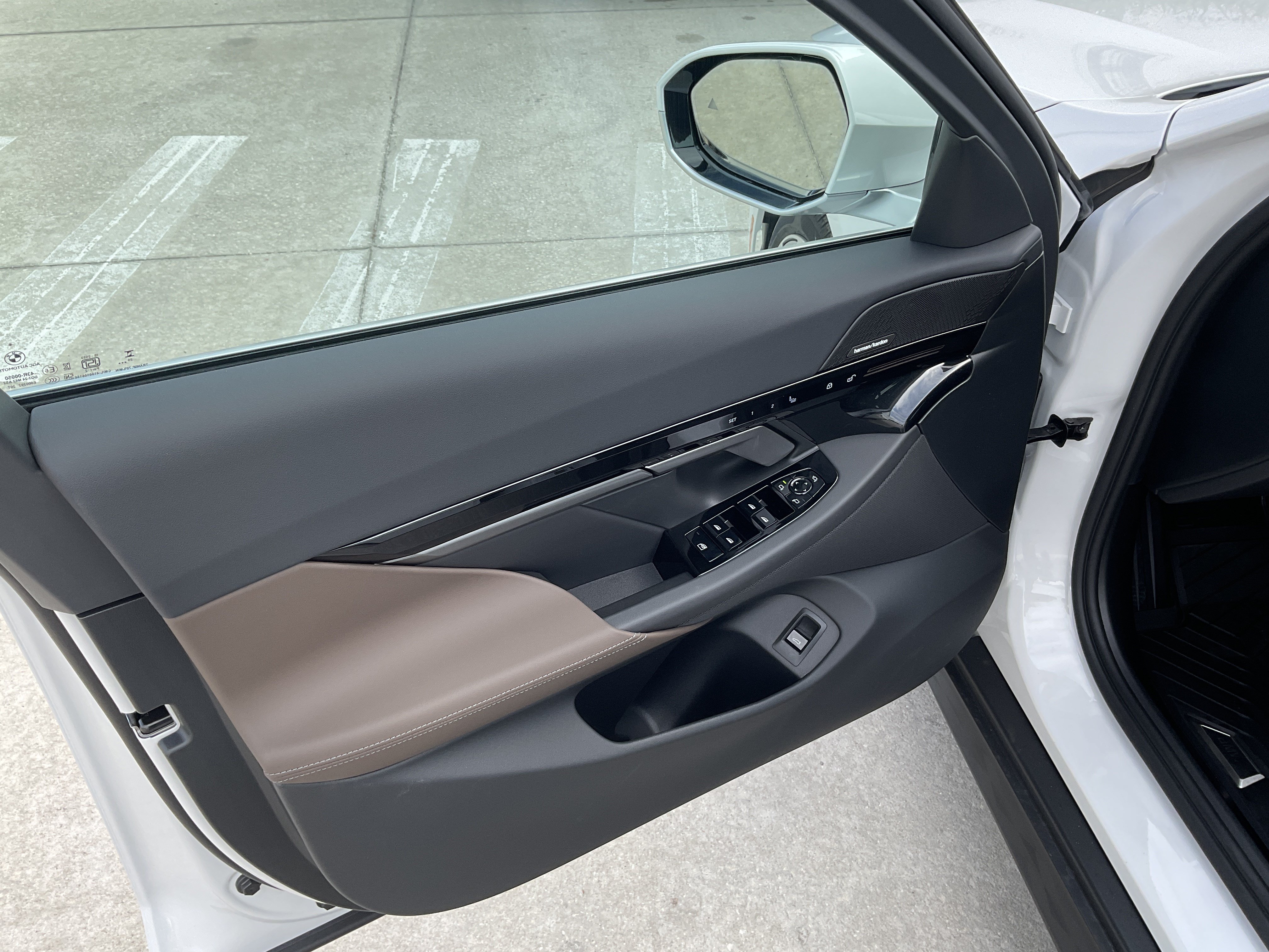 New 2026 BMW 530i w/ Premium Package RWD image 8