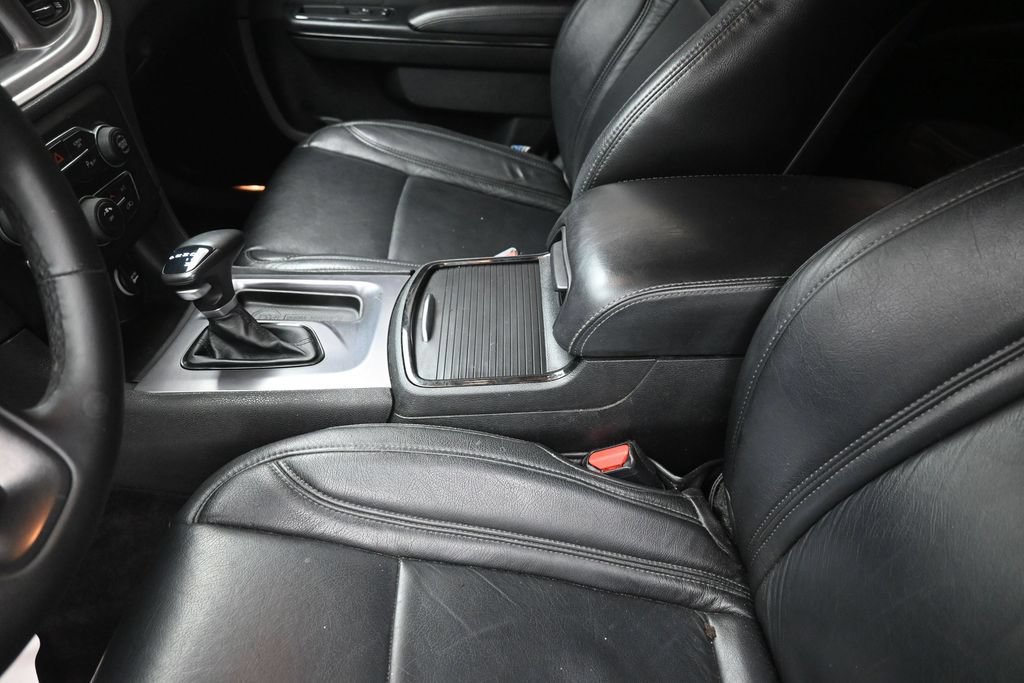 Used 2019 Dodge Charger SXT w/ Blacktop Package RWD image 21