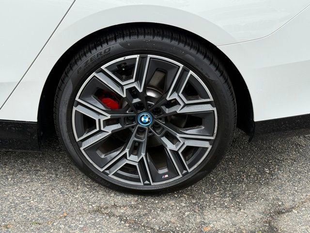 Used 2025 BMW i5 xDrive40 w/ M Sport Package image 14