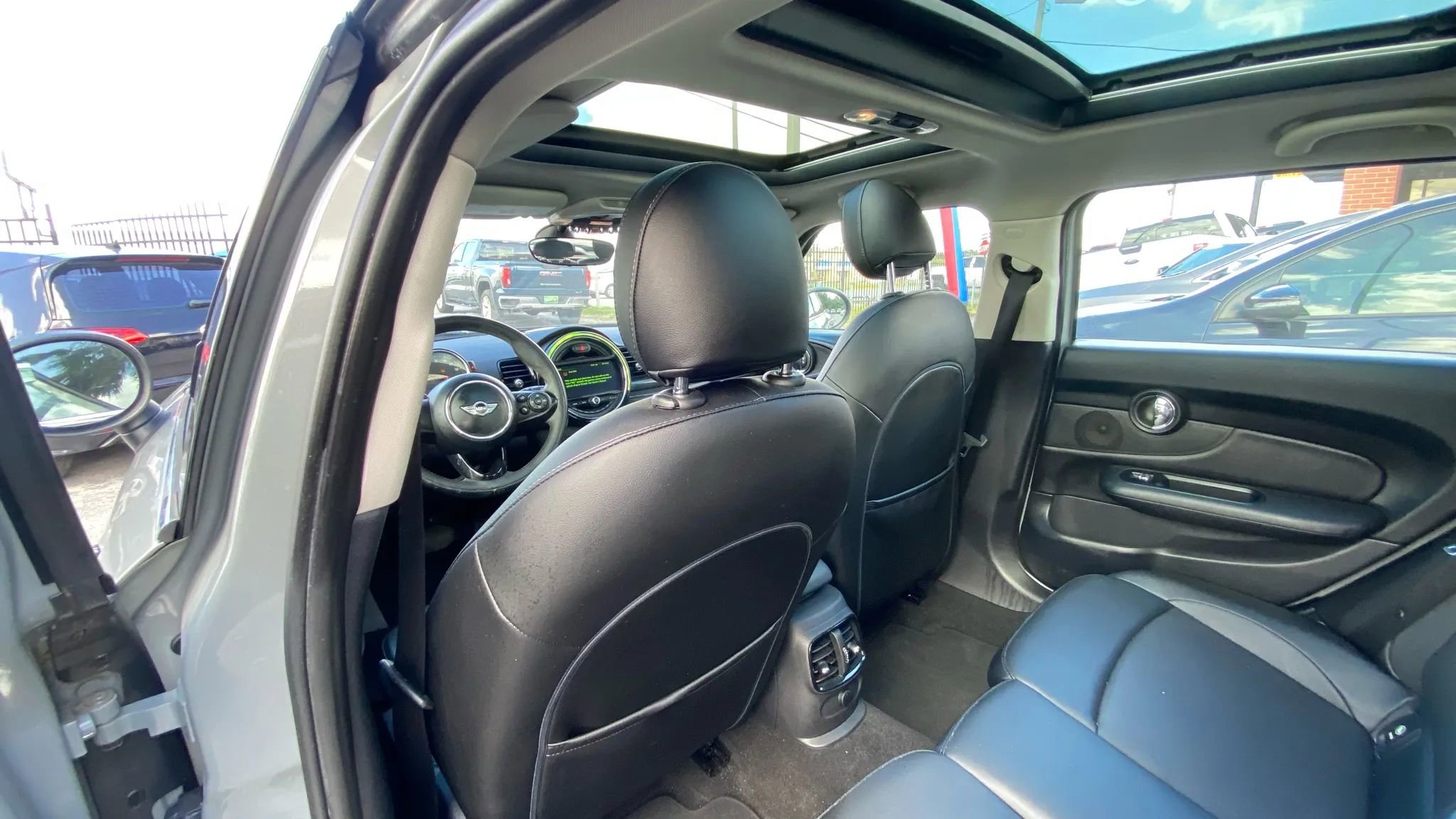 Used 2016 MINI Cooper Clubman image 16