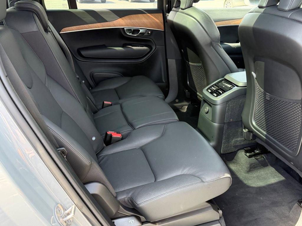 Used 2025 Volvo XC90 T8 Plus w/ Protection Package Premier AWD/4WD image 17