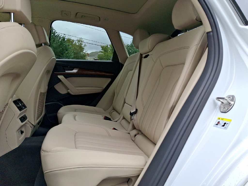 Used 2023 Audi Q5 2.0T Premium Plus w/ Premium Plus Package AWD/4WD image 13