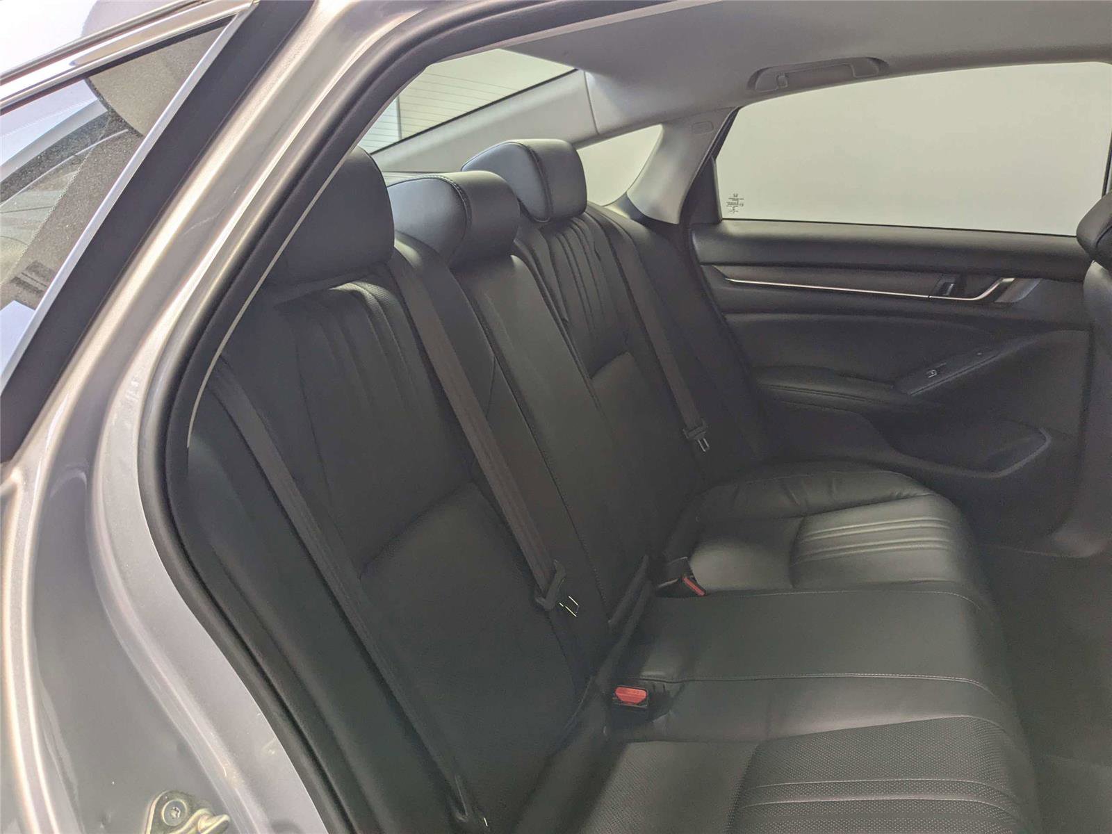 Used 2018 Honda Accord Touring image 20