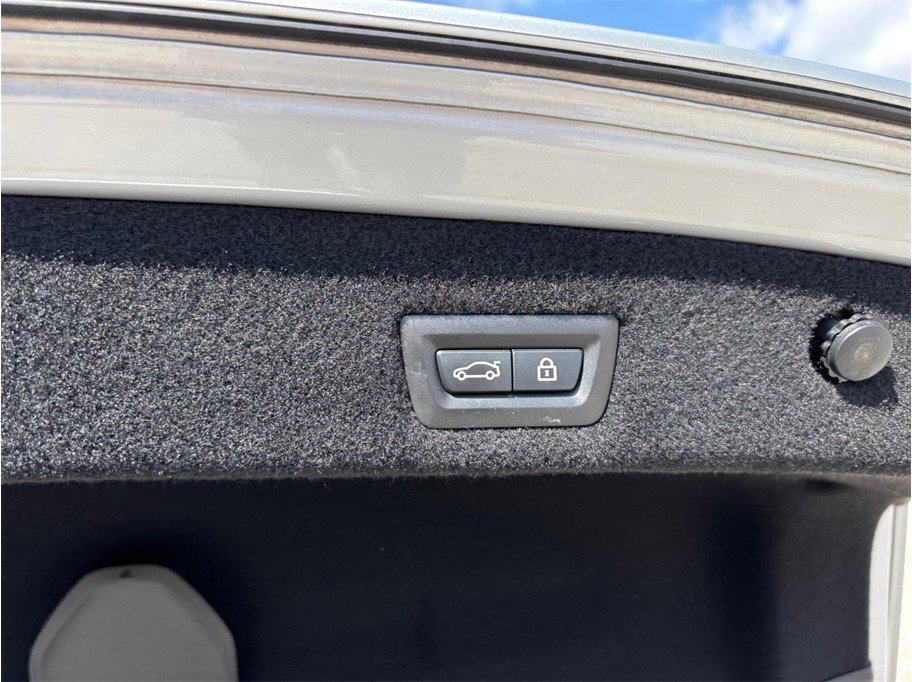 Used 2018 BMW 750i 750i Sedan 4D image 54