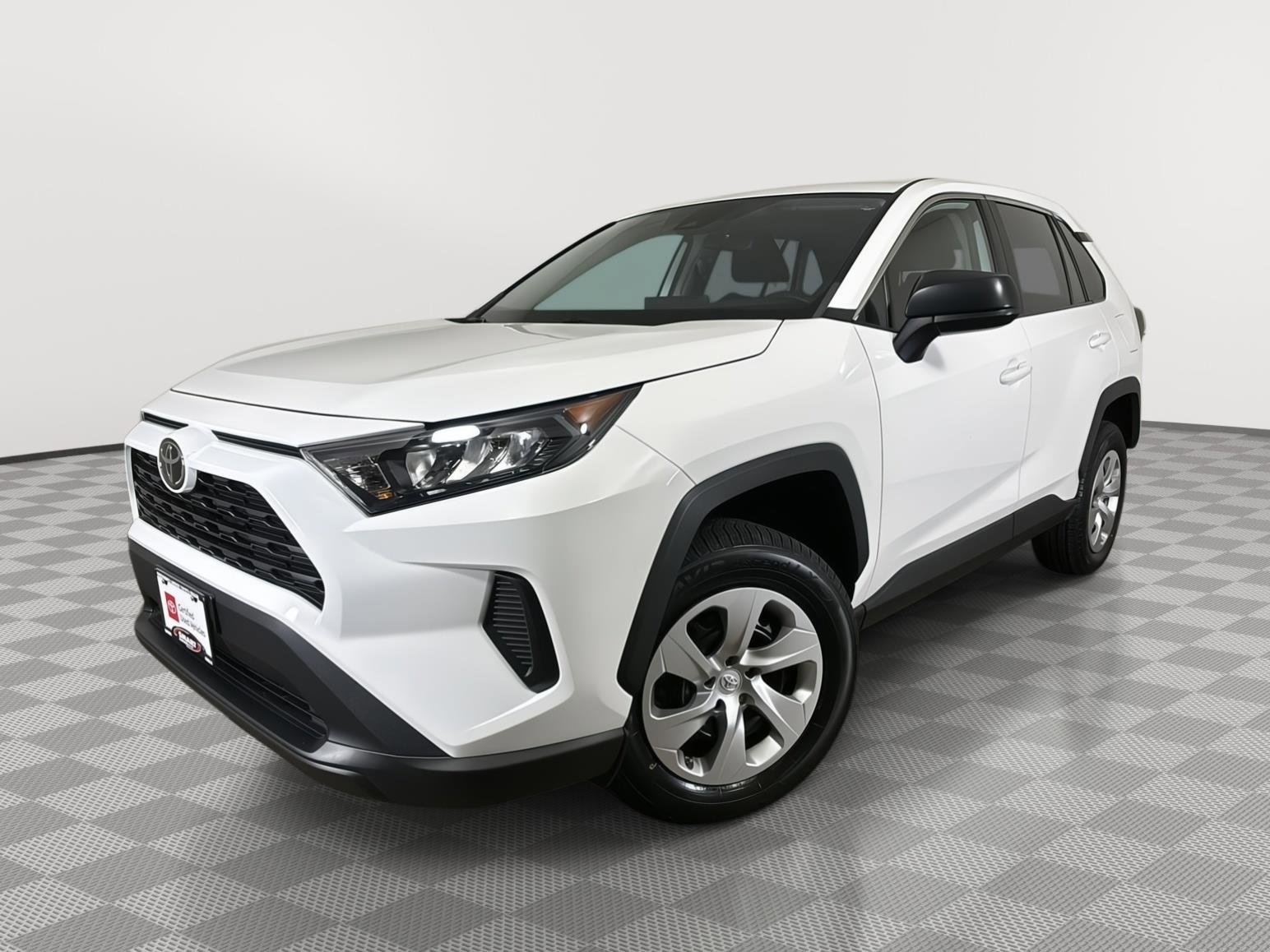 Used 2022 Toyota RAV4 LE AWD/4WD image 1