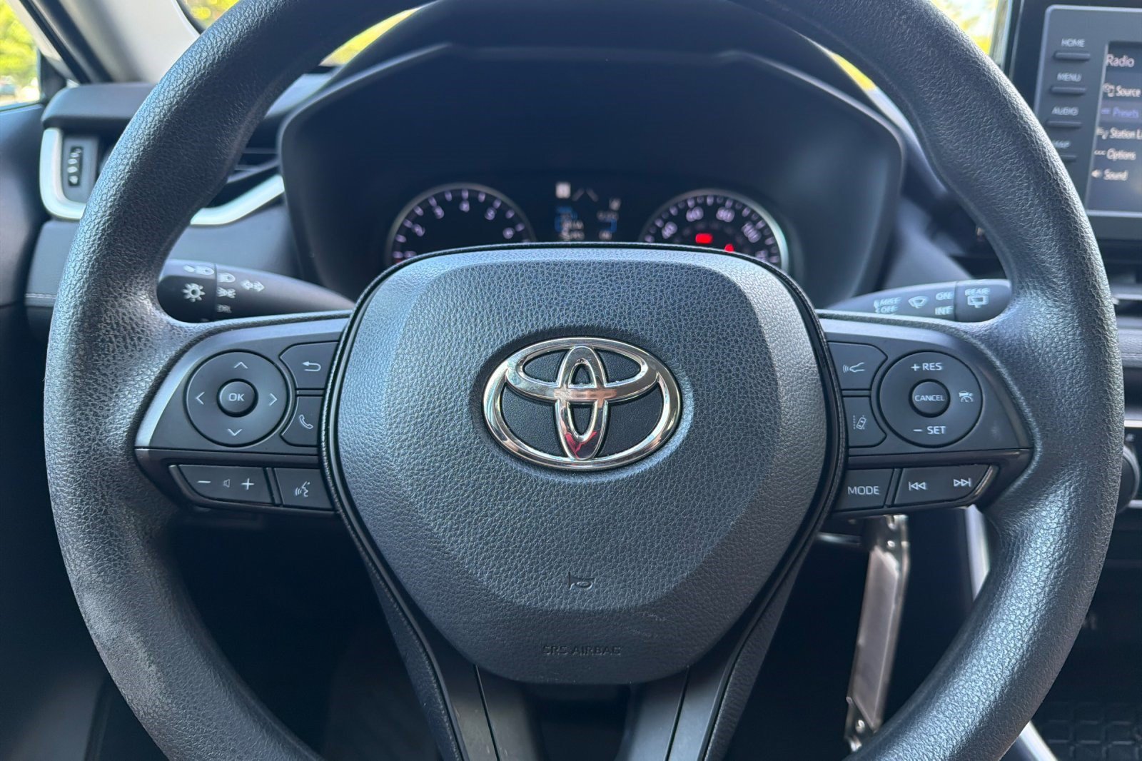 Used 2019 Toyota RAV4 LE w/ Carpet Mat Package FWD image 27