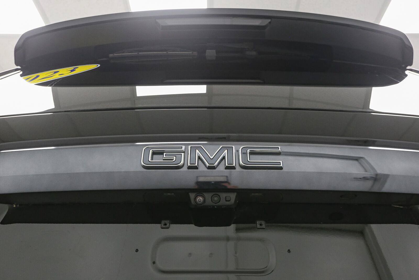 Used 2023 GMC Yukon Denali Ultimate AWD/4WD image 13