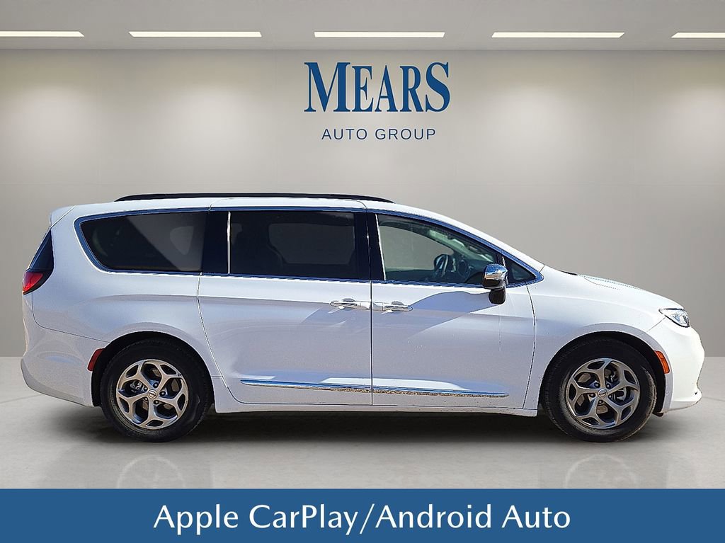 Used 2023 Chrysler Pacifica Limited image 7