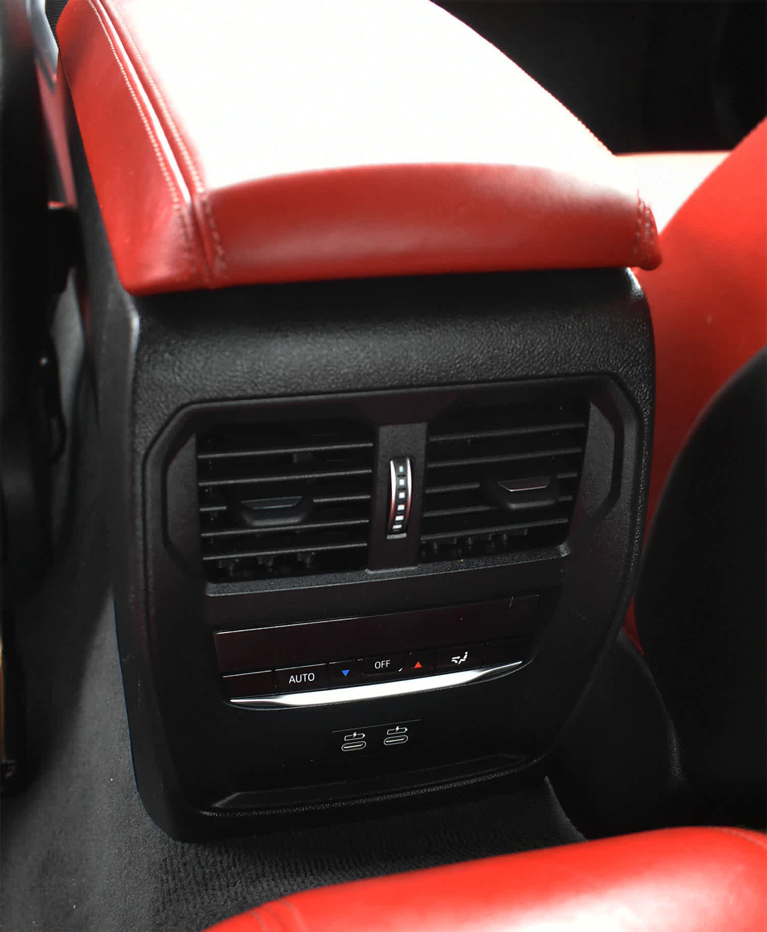 Used 2023 BMW M4 xDrive Competition w/ M Carbon Exterior Package image 20