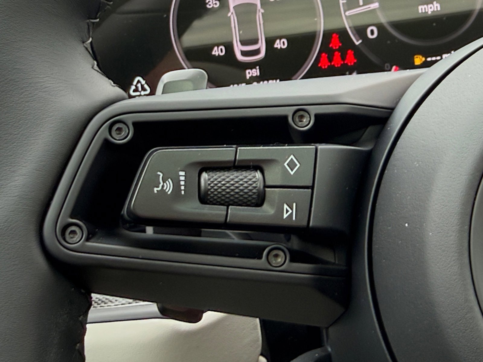 New 2026 Porsche Cayenne GTS AWD/4WD image 27