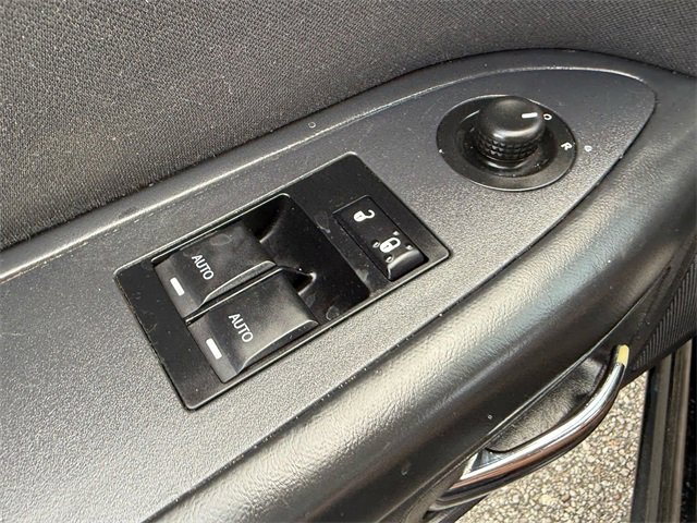 Used 2011 Dodge Challenger image 34