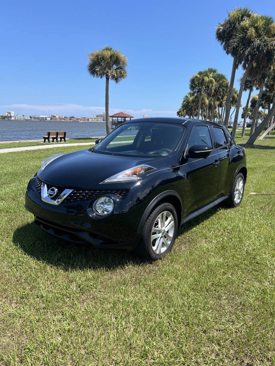 Used 2016 Nissan Juke SV w/ Technology Package FWD image 1