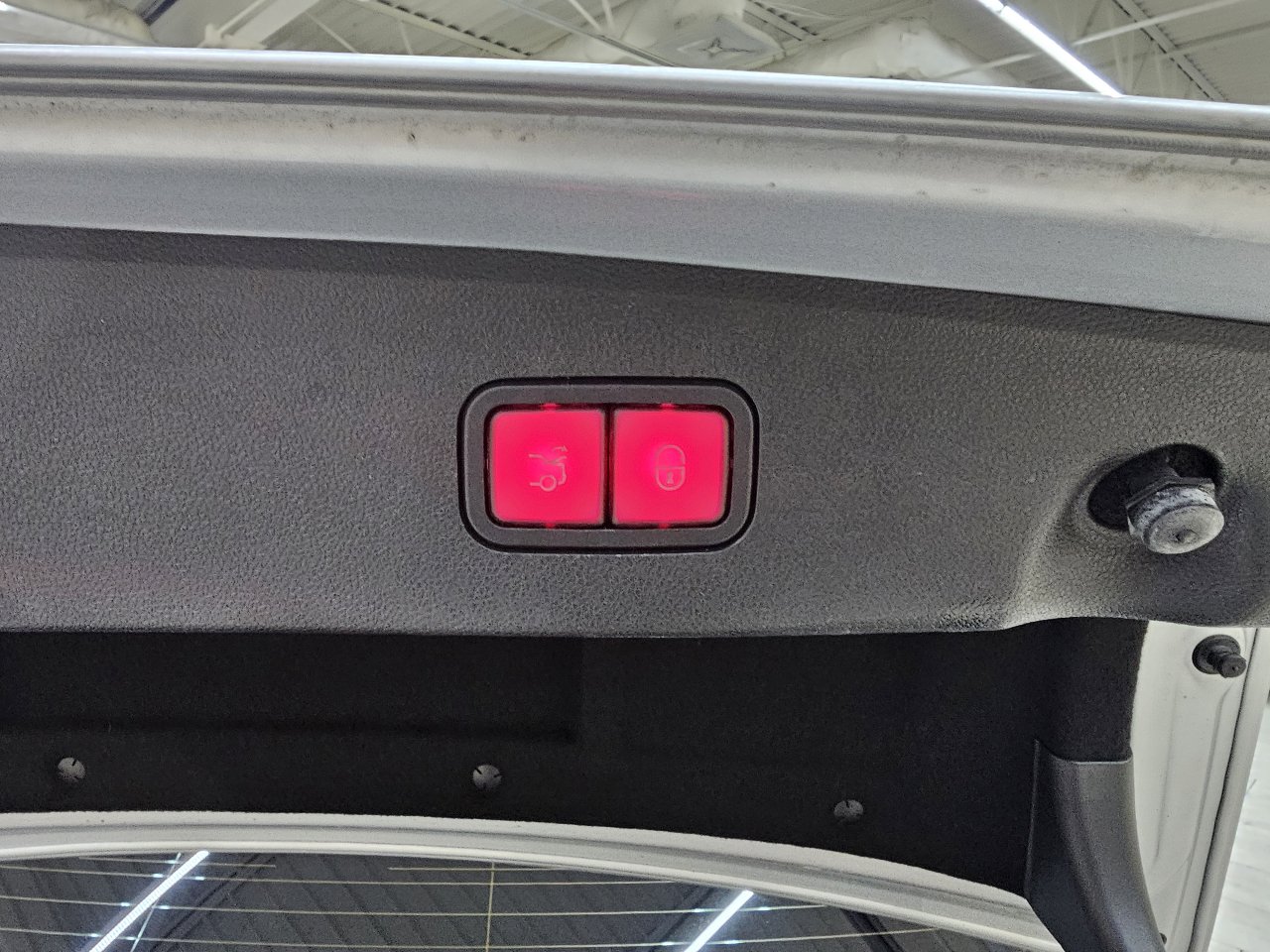 Used 2014 Mercedes-Benz E 350 Sedan image 15