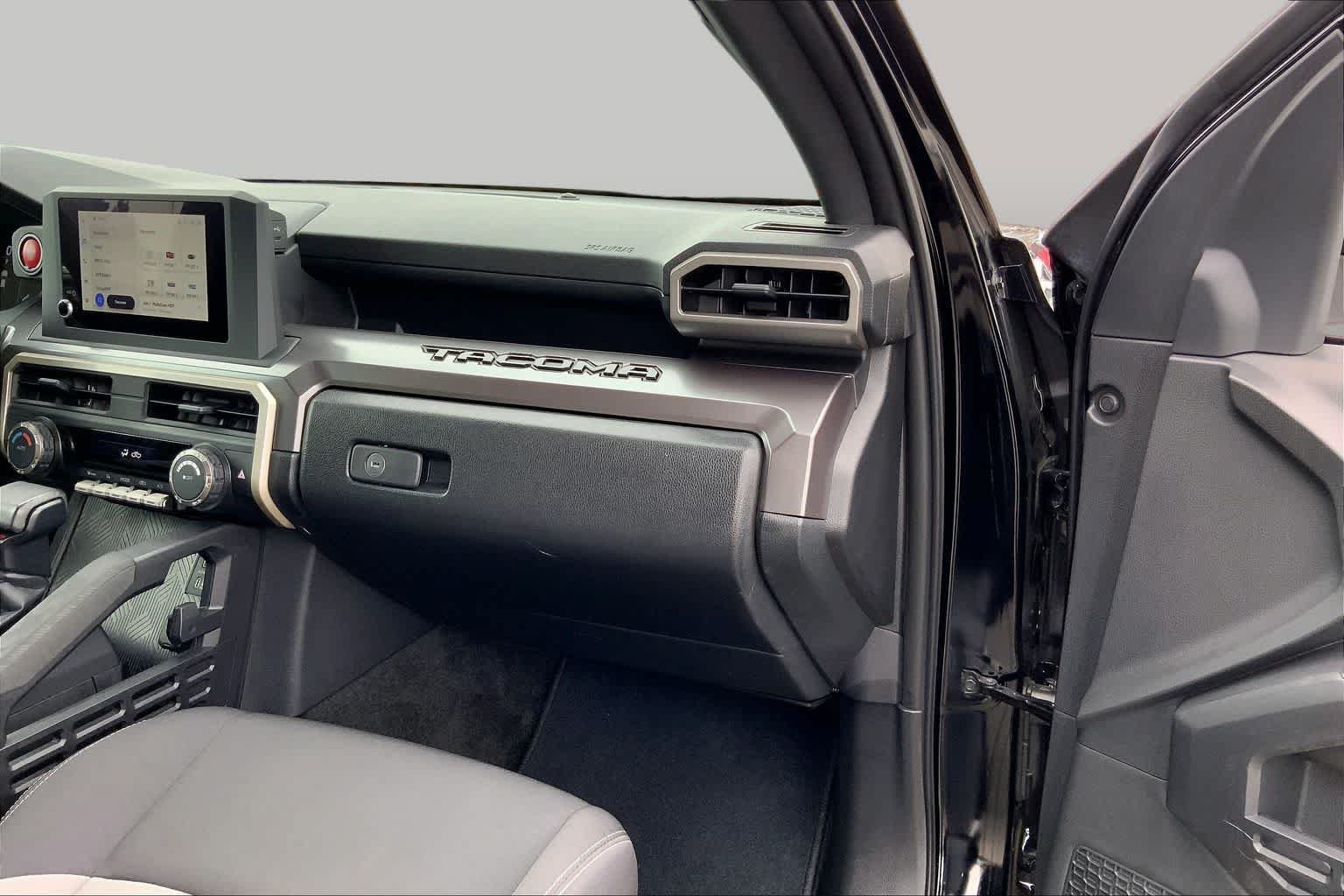 Used 2025 Toyota Tacoma TRD Sport AWD/4WD image 18