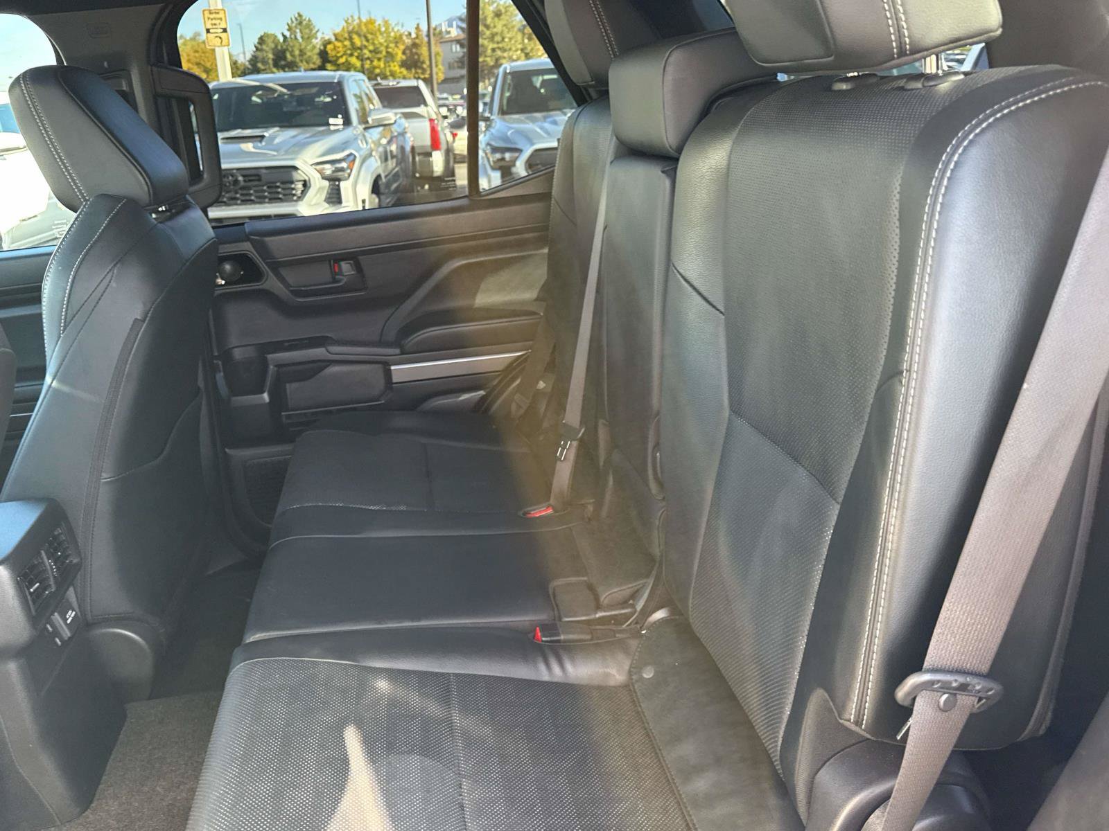 Used 2025 Toyota 4Runner TRD Off-Road Premium AWD/4WD image 13