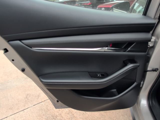 New 2026 MAZDA MAZDA3 Hatchback w/Premium Plus Pkg image 8