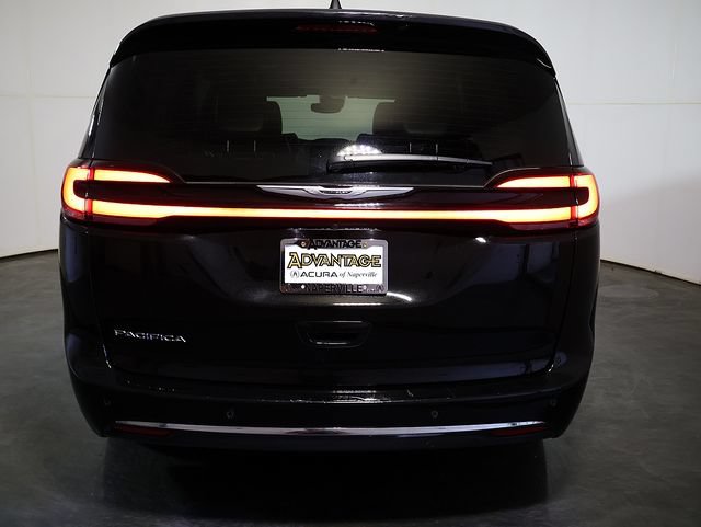 Used 2025 Chrysler Pacifica Select FWD image 10