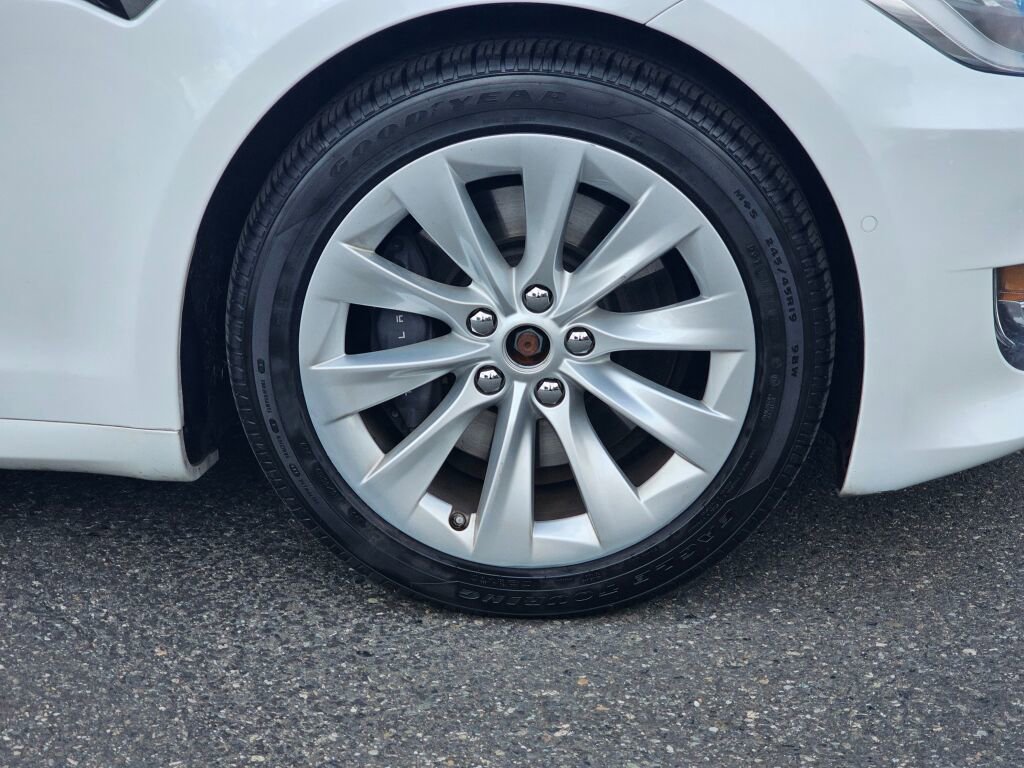 Used 2020 Tesla Model S Long Range image 9