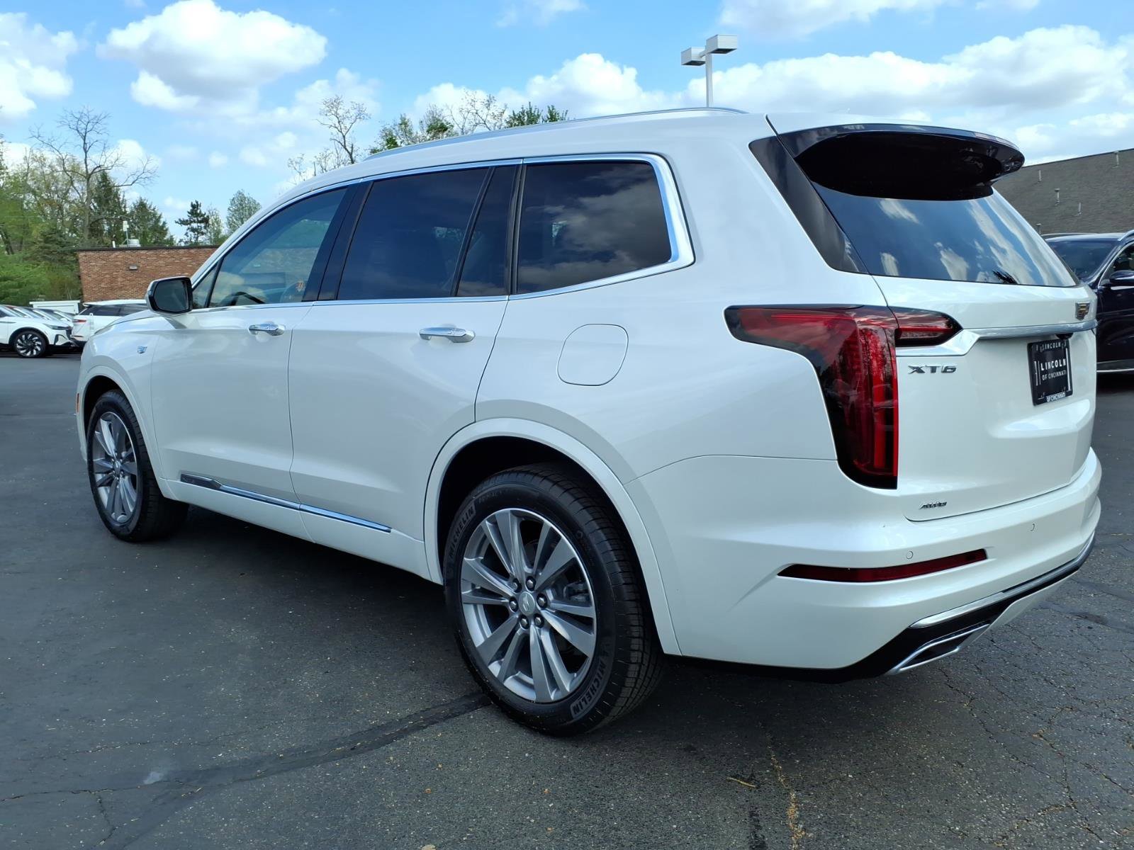 Used 2023 Cadillac XT6 Premium Luxury image 5