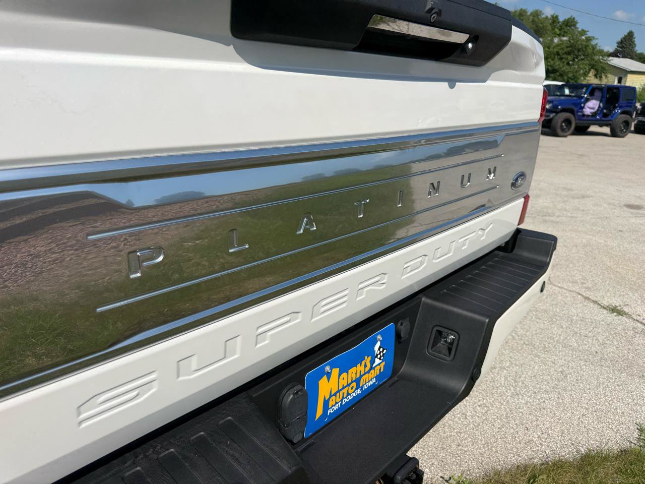 Used 2019 Ford F350 Platinum w/ Platinum Ultimate Package AWD/4WD image 30