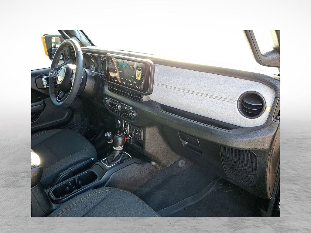 Used 2024 Jeep Wrangler Unlimited image 12