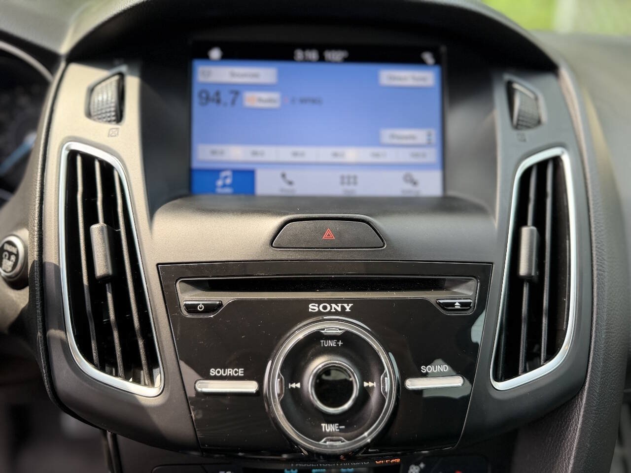 Used 2017 Ford Focus Titanium FWD image 17