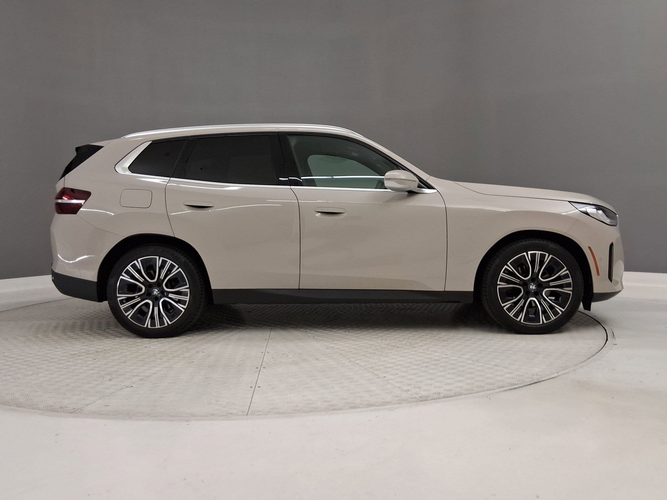 Certified 2025 BMW X3 xDrive30i w/ Convenience Package AWD/4WD image 6