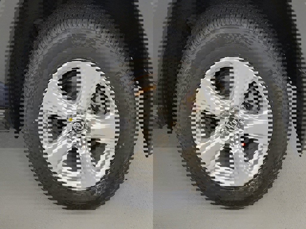 Used 2020 Toyota RAV4 XLE image 11